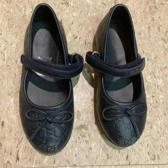 Girls GUCCI Navy Blue Leather Logo Embossed Ballet Flat Shoes Sz 24 US 8 Toddler - Picture 3 of 13